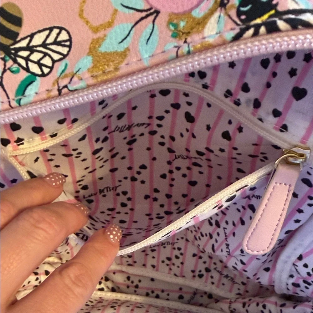 Luv Betsy by Betsey Johnson book bag 🐝🩷